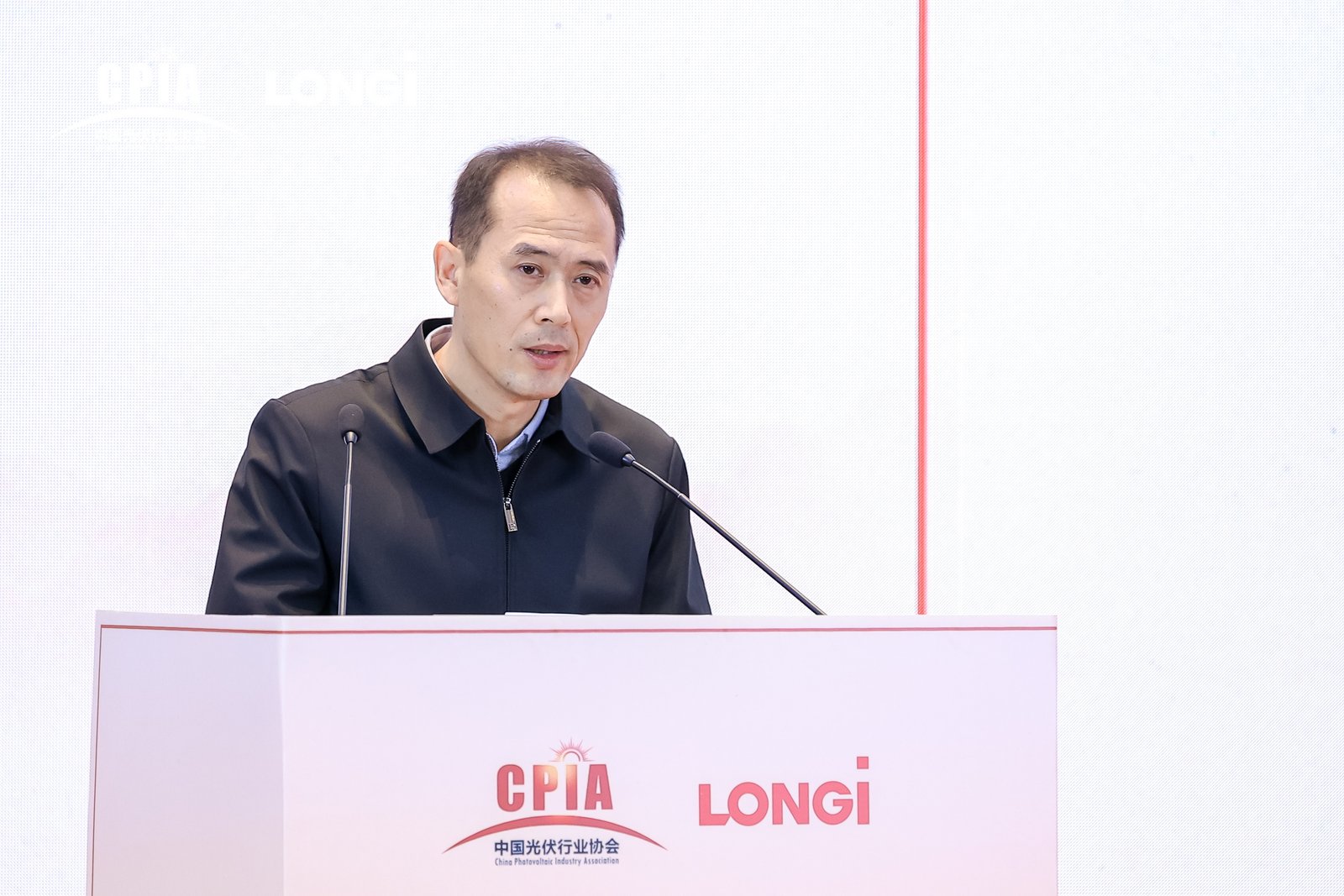 商务部:坚定发展信心、坚持创新驱动,光伏行业应积极应对贸易摩擦挑战