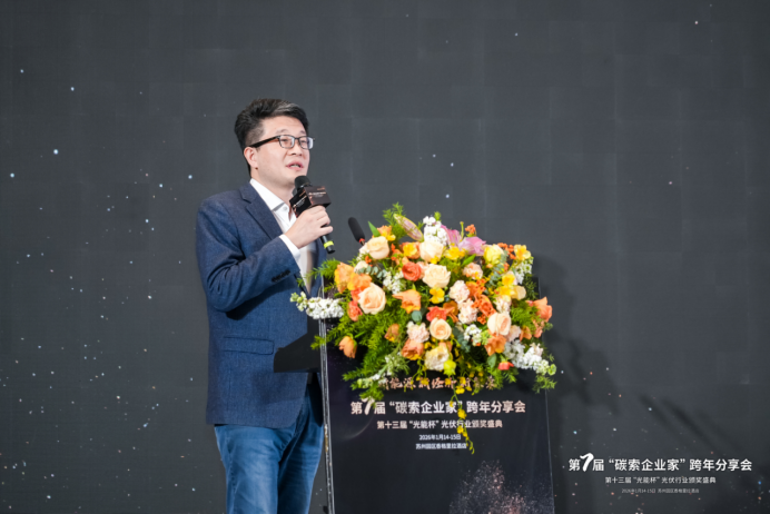 产能过剩、价格厮杀、创新承压：光伏行业多重矛盾凸显，如何突围 2026？