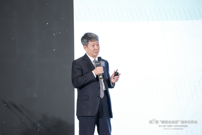 产能过剩、价格厮杀、创新承压：光伏行业多重矛盾凸显，如何突围 2026？