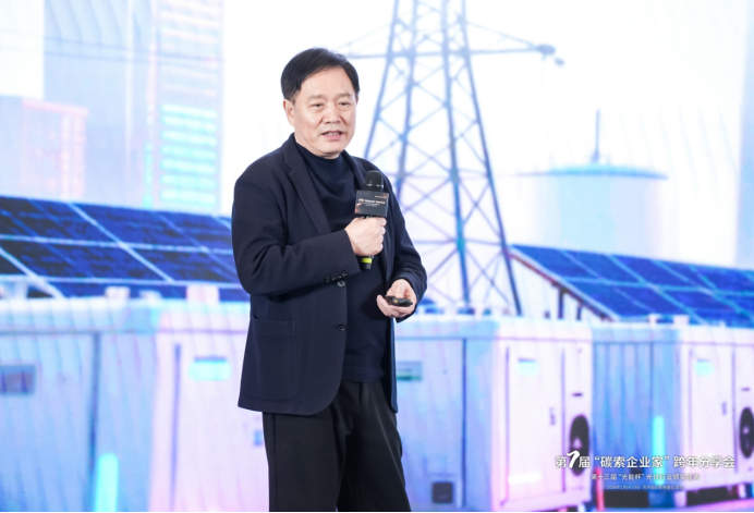 产能过剩、价格厮杀、创新承压：光伏行业多重矛盾凸显，如何突围 2026？